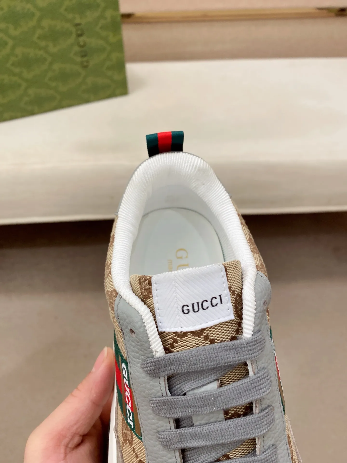 Men's men's shoes💰 462💰🇮🇹🇮🇹GUCCI🔍🔍new models are on sale at the same time at the counter. The uppers🇮🇹 are made of top-grain cowhide imported from Italy. Fully imported genuine leather lining 💪💪, completely 1⃣️ to 1⃣️ replica 🇮🇹💪💪, ⚠ sole: original sole provided by the original factory, exclusive movable molded sole super comfortable, ⚠ original factory follow-up, 🔍🔍 high quality, you can go in and out of the counter at will, welcome to compare⚠. Code number:38-44